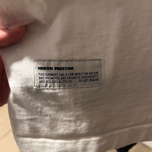 HERON PRESTON  OVERSIZED WHITE MOCK NECK TSHIRT - Picture 3 of 6